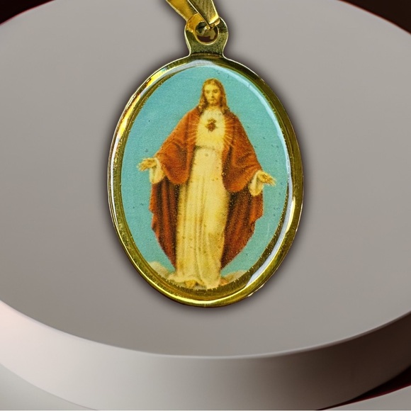 NEW Antique Vintage Yellow Gold-Plated Stainless Steel Savior Medallion Necklace - Picture 8 of 15